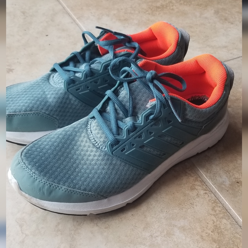 Adidas Cloud Foam Size 9 Green